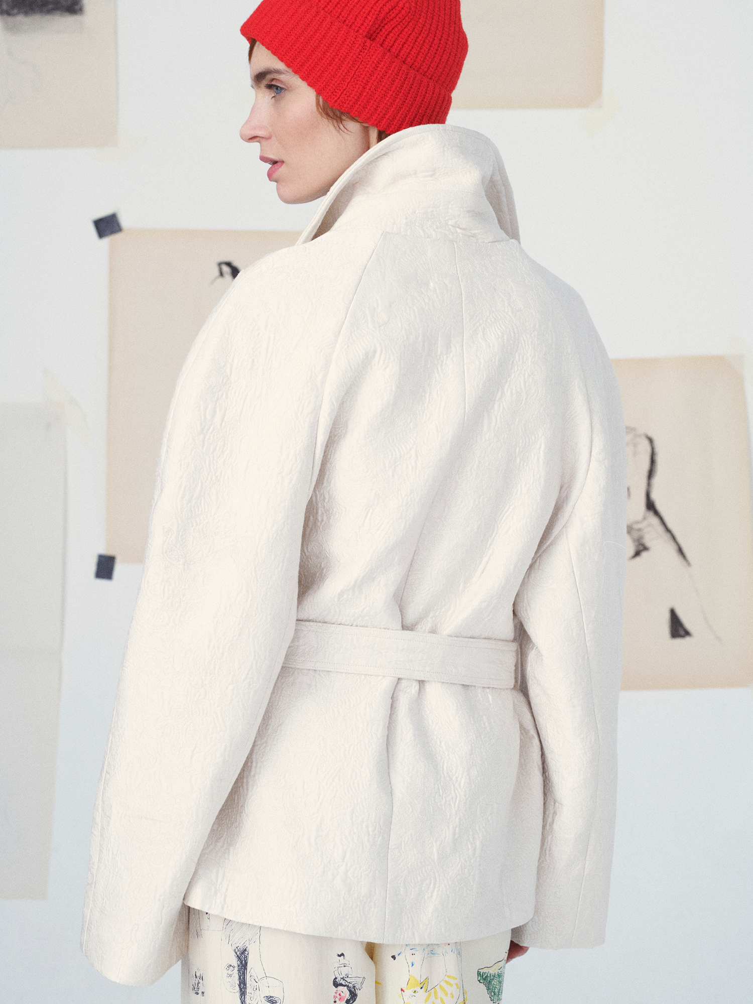 jacket-cathisu-surreaslisme-offwhite