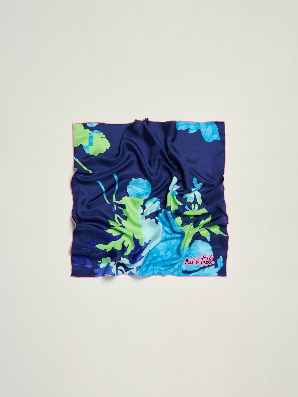CARRÉ SOIE 65 - COMPOSITION BAROQUE