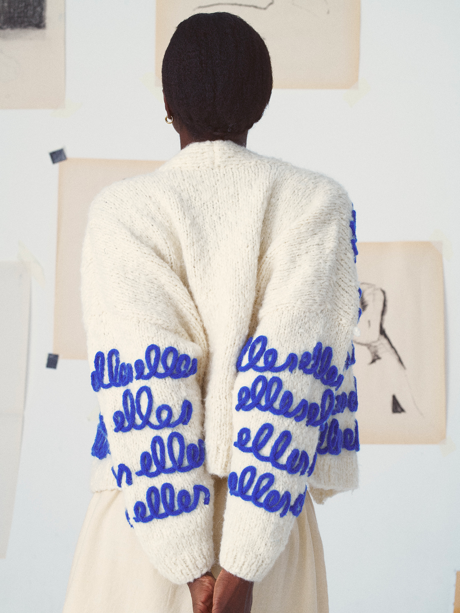 120_CARDIGAN_ERNST_OFFWHITE_43_TOP_SOELLE_NUAGEWHITE_59_SKIRT_MANTOU_CREME_9FW25_Mii.png