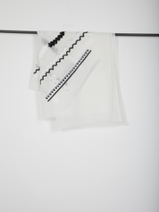 foulard-brode-vasegrec-blackandwhite