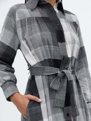 dress-niki-pixelart-bw-miicollection