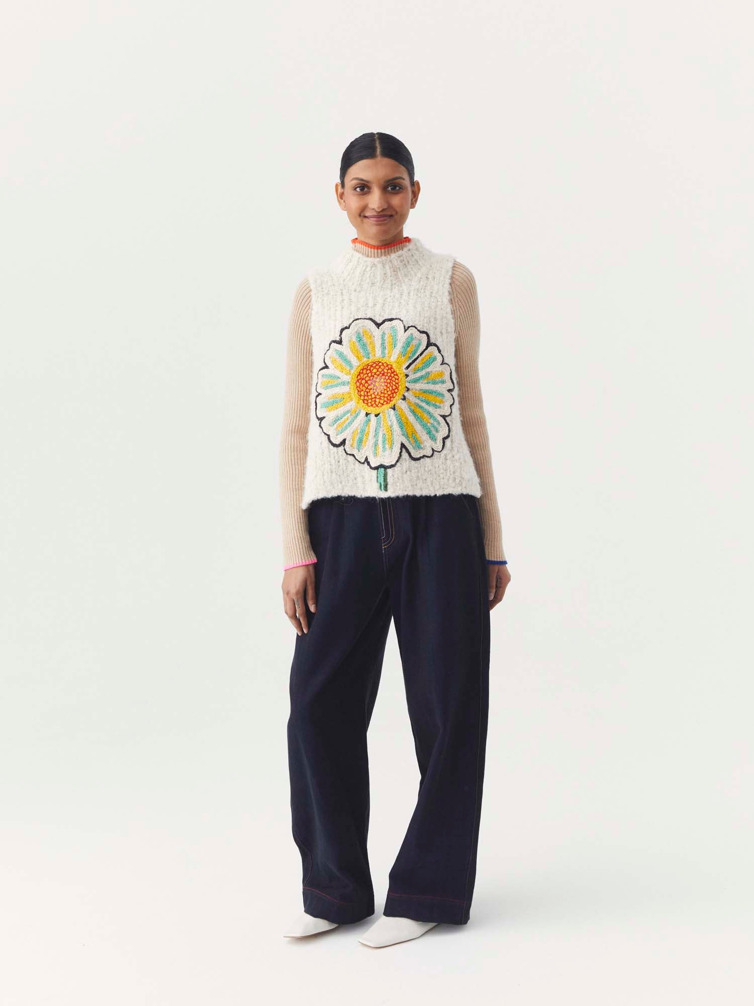 pull-maya-enfance-marguerite