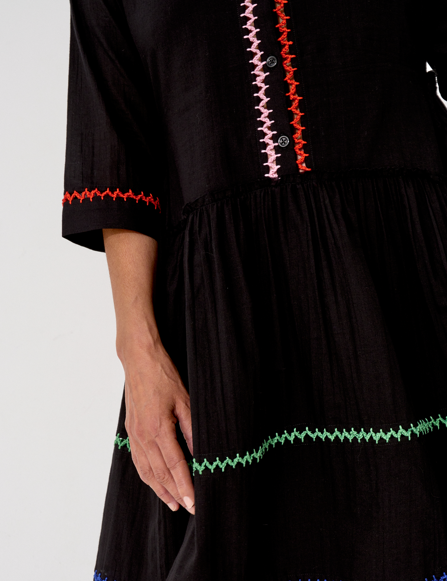 robe-santi-cycledessaisons-black-crochet
