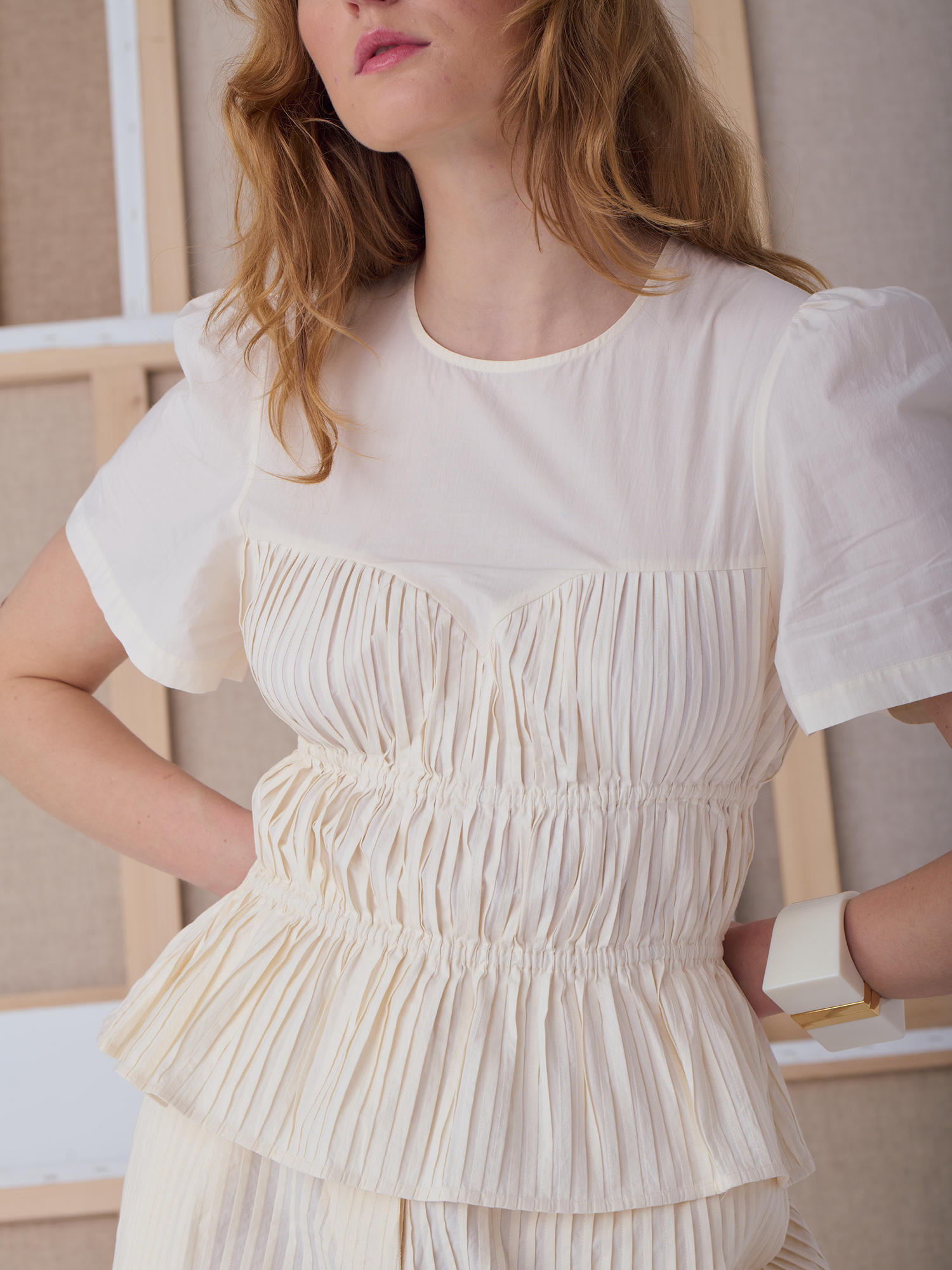 top-olympe-sculptrice-ecru
