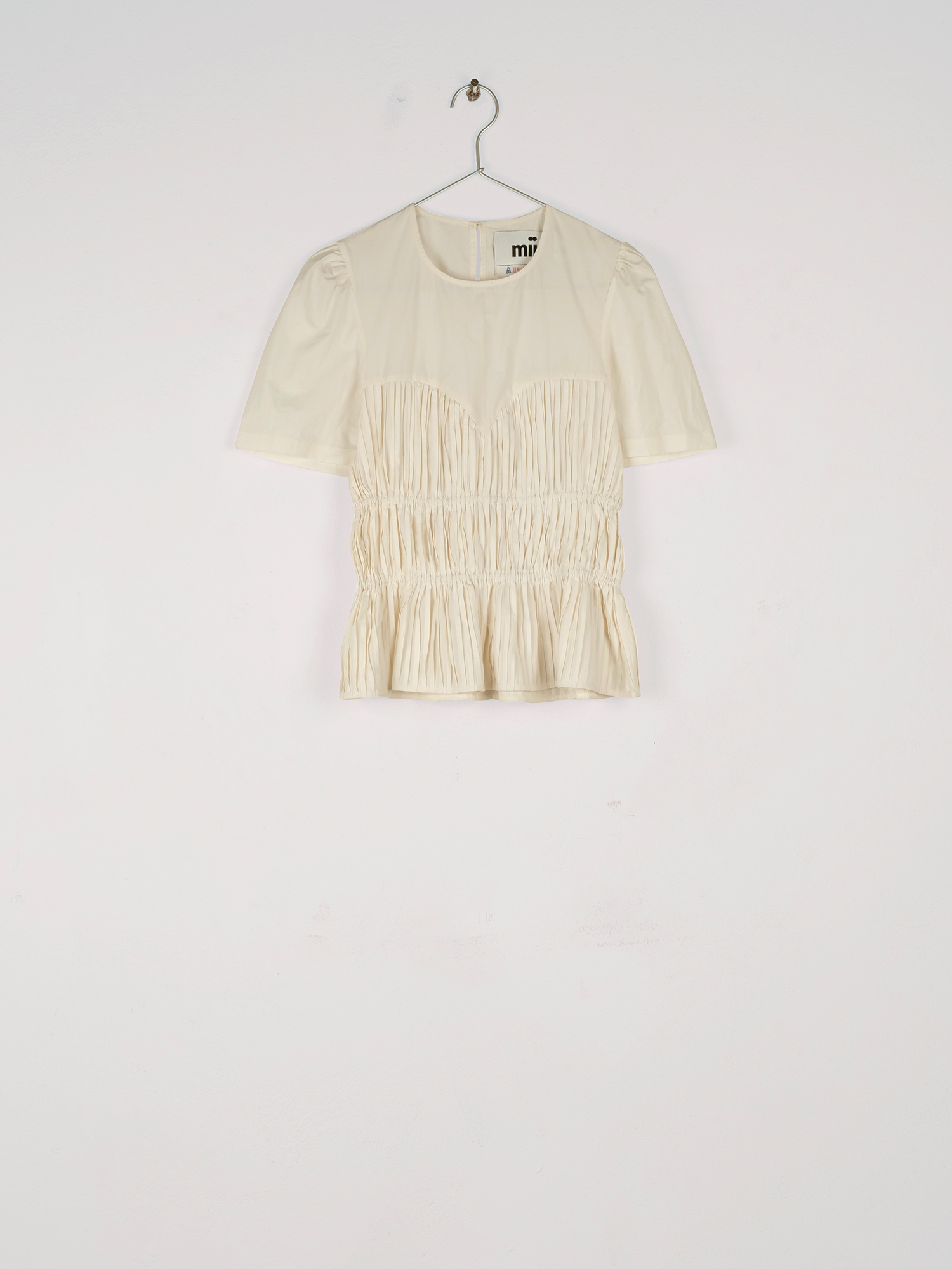 top-olympe-sculptrice-ecru