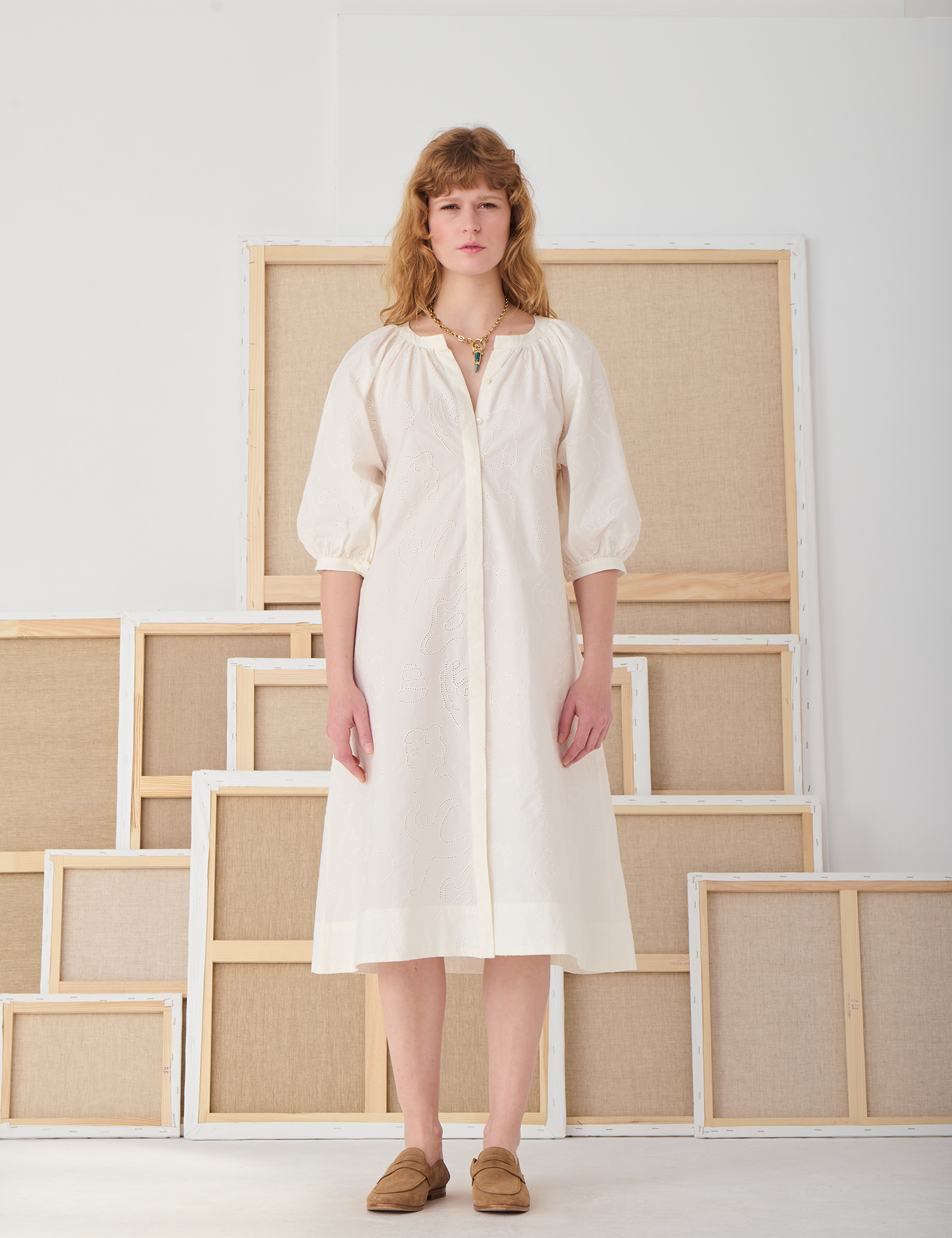 robe-sharma-sculptrice-craie