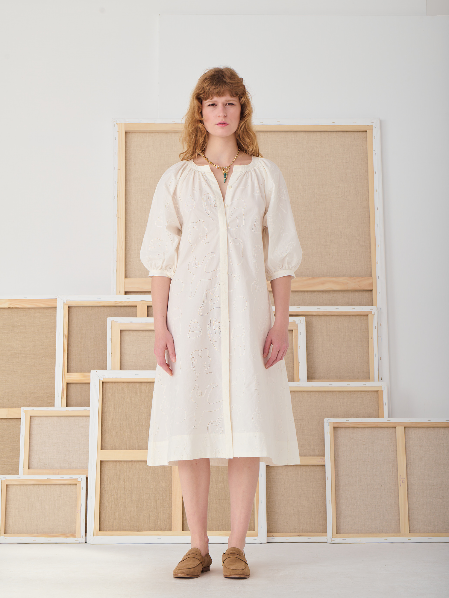 robe-sharma-sculptrice-craie