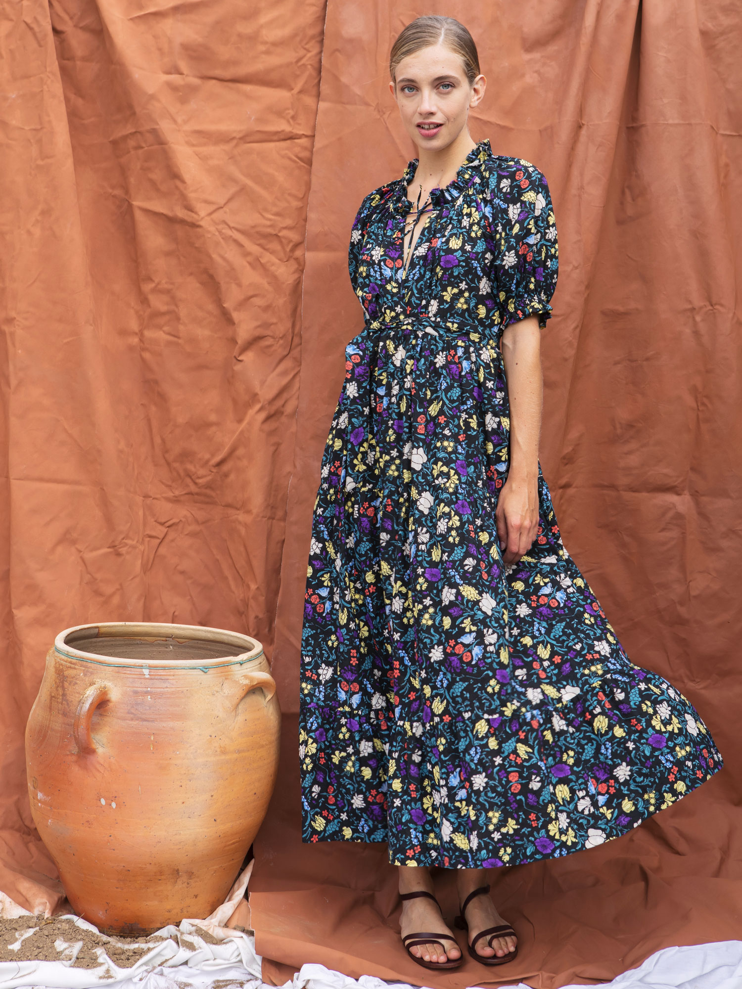 robe-mona-garden-black