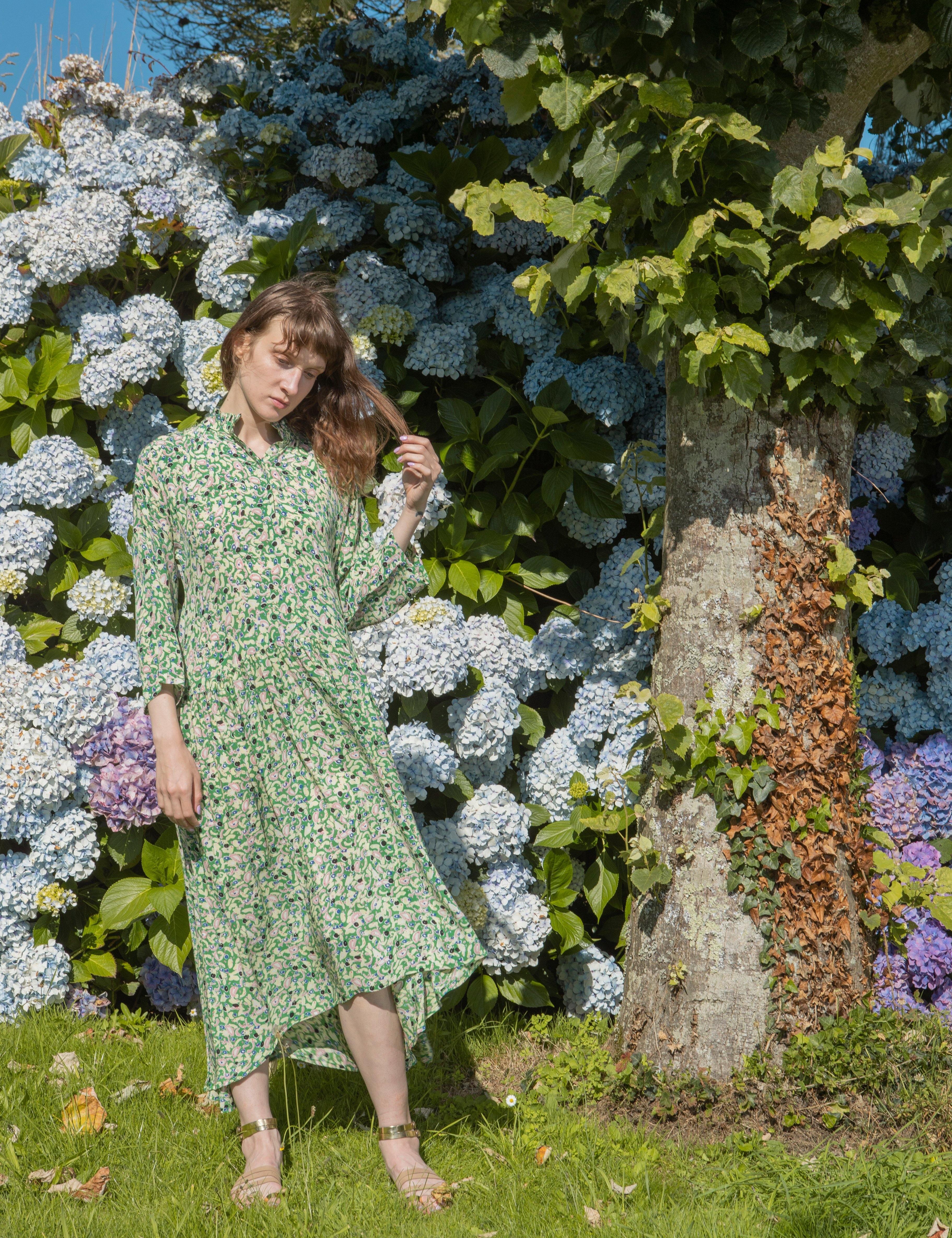 GREEN