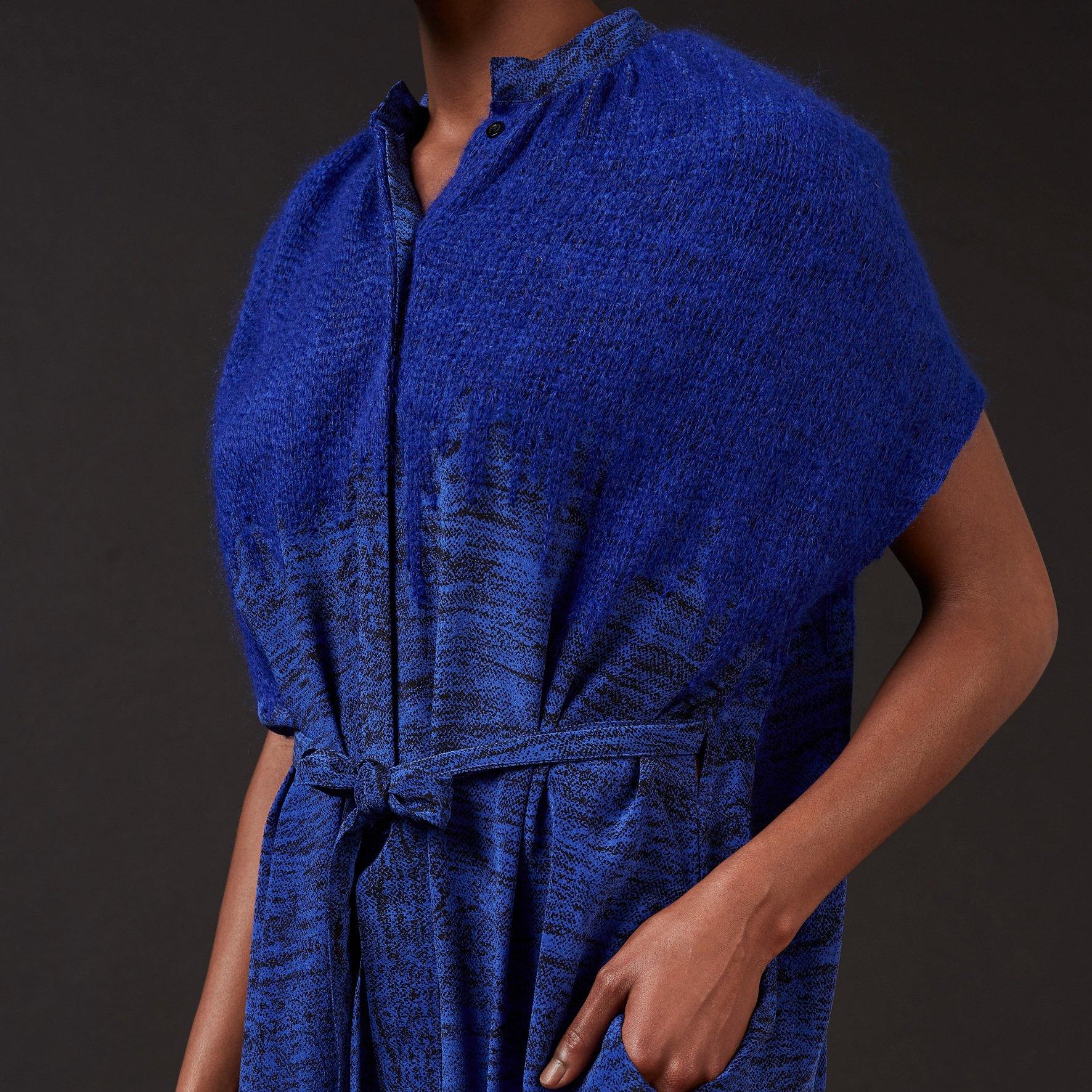 BRIGHTBLUE_SILKMOHAIRDRESS_MONOCHROME