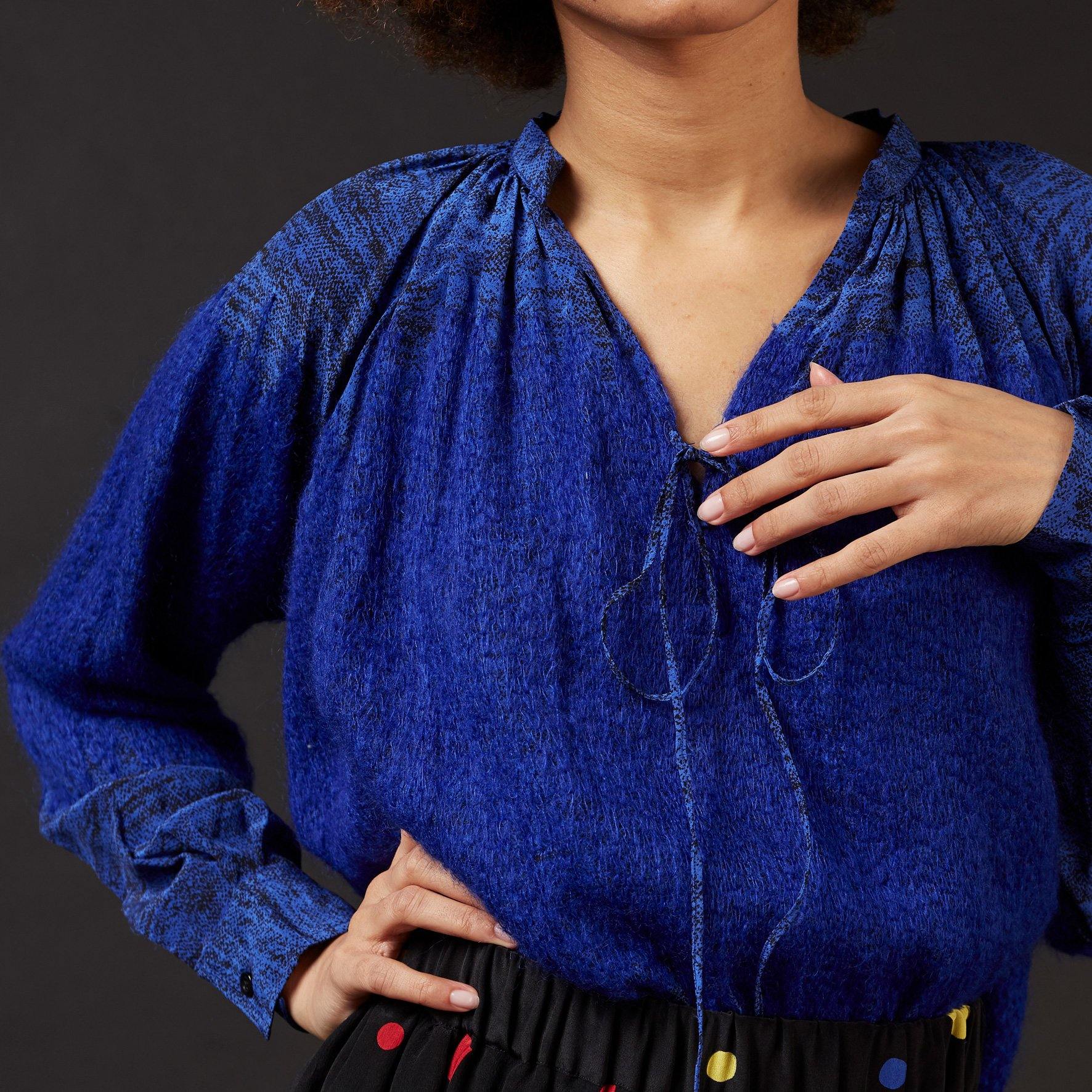 BRIGHTBLUE_SILKMOHAIR_MONOCHROME
