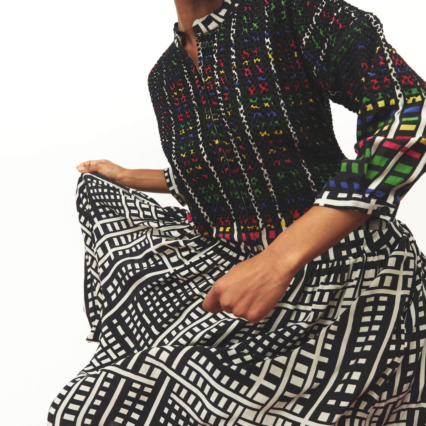 robe-tara-technicolor-blackwhite-miicollection